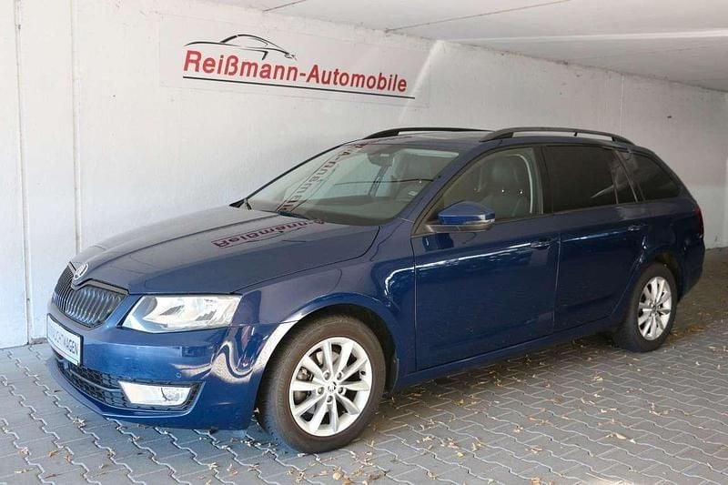 Blau Gebraucht 2016 Skoda Octavia Style Kombi | 13.990 € (Fairer Preis) - Bild 1/4