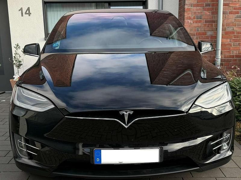 Schwarz Gebraucht 2018 Tesla Model X SUV | 30.000 € (Fairer Preis) - Bild 1/4