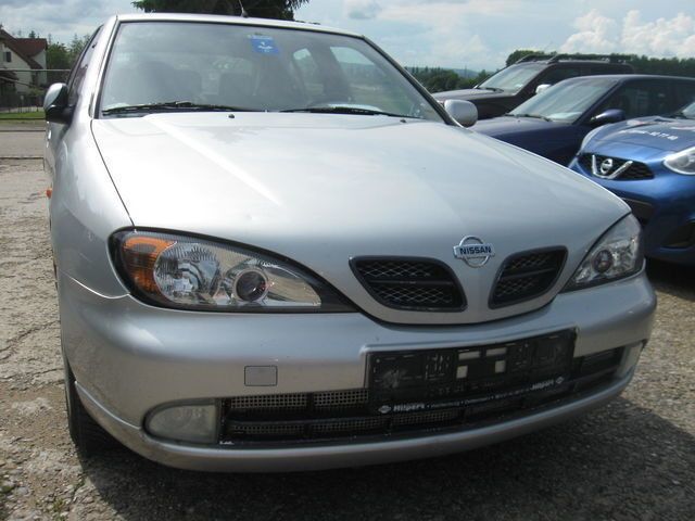 Gebraucht Nissan Primera 114 PS (83 kW) 2001 Silber metallic Limousine
