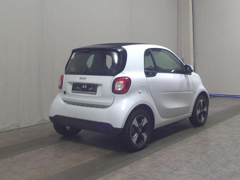 Gebraucht Smart ForTwo Electric Drive Passion 60 kW (82 PS) 2022 Weiß Kleinwagen
