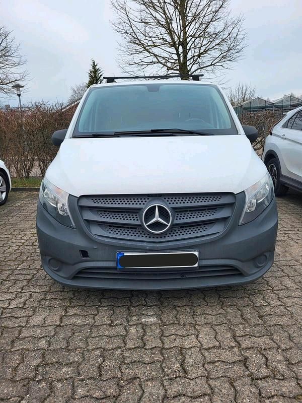 Weiß Gebraucht 2016 Mercedes Vito Van / Kleinbus | 10.999 € (Superpreis) - Bild 1/4