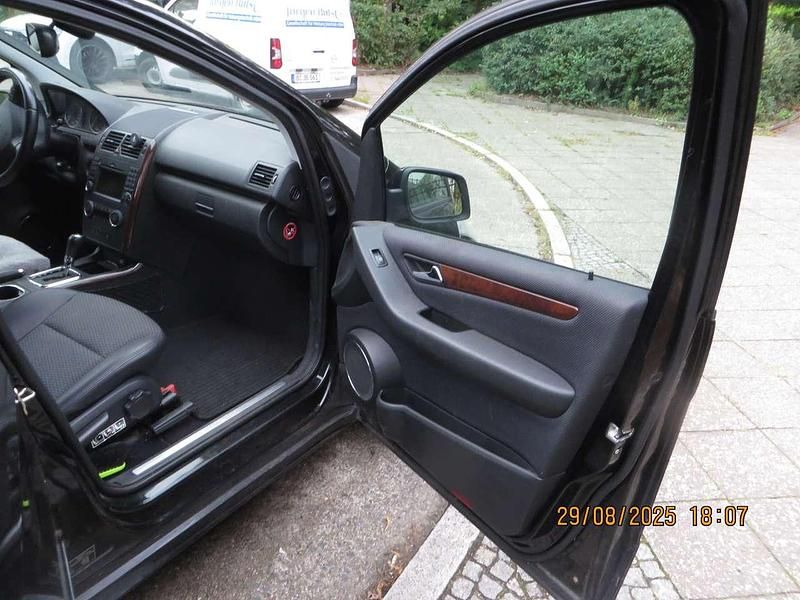 Gebraucht Mercedes A200 Avantgarde 140 PS (102 kW) 2009 Schwarz Limousine