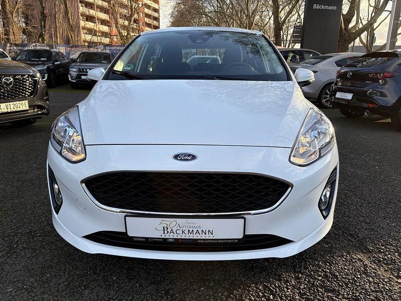 Gebraucht Ford Fiesta Cool & Connect 101 PS (74 kW) 2018 Weiß Kleinwagen