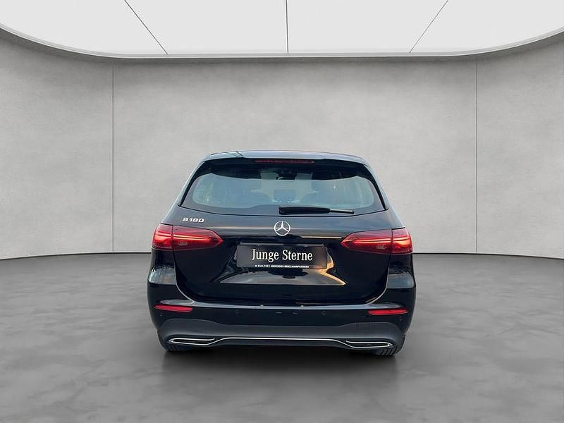 Gebraucht Mercedes B180 Advanced 136 PS (100 kW) 2025 Schwarz Van / Kleinbus