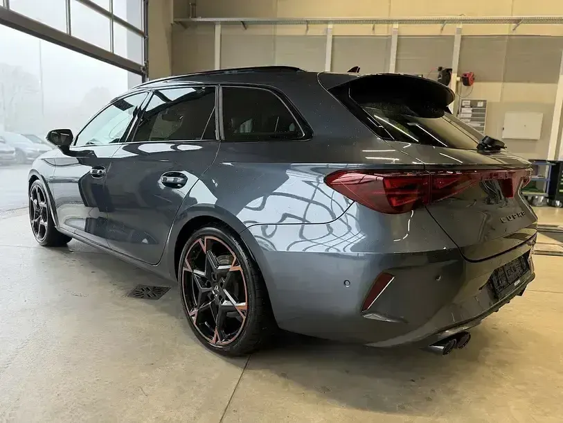 Gebraucht Cupra Leon VZ 333 PS (244 kW) 2025 Grau Kombi