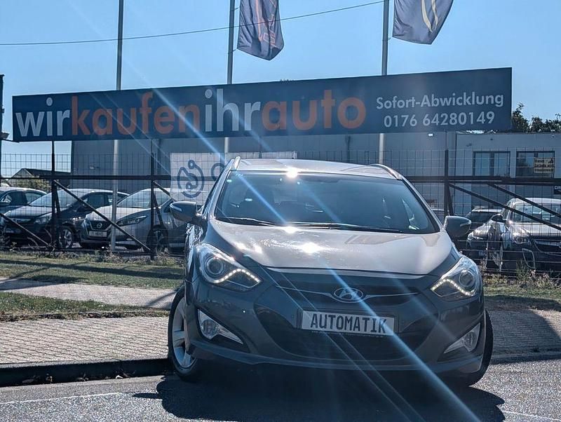 Silber Gebraucht 2011 Hyundai i40 Style Kombi | 5.999 € (Fairer Preis) - Bild 1/4