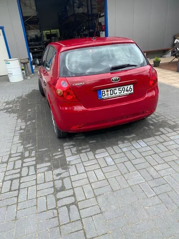 Usado Kia Ceed EX 116 CV (85 kW) 2007 Rojo Utilitario