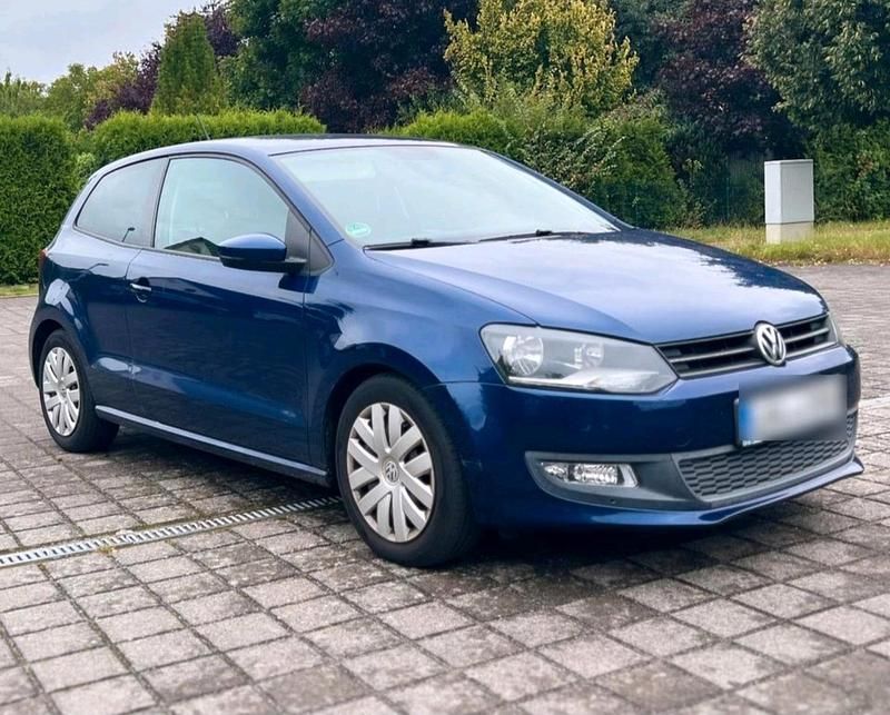 Blau Gebraucht 2010 VW Polo Kleinwagen | 3.000 € (Etwas zu teuer) - Bild 1/4