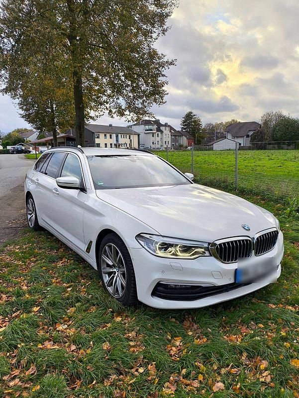 Gebraucht BMW 520 Luxury Line 190 PS (139 kW) 2018 Schwarz Kombi