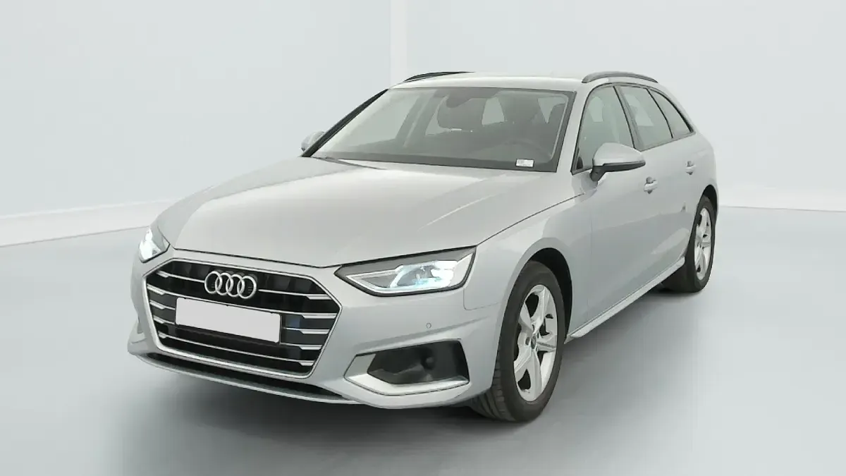 Gebraucht Audi A4 Design 163 PS (119 kW) 2022 Grau (argent fleuret) Kombi