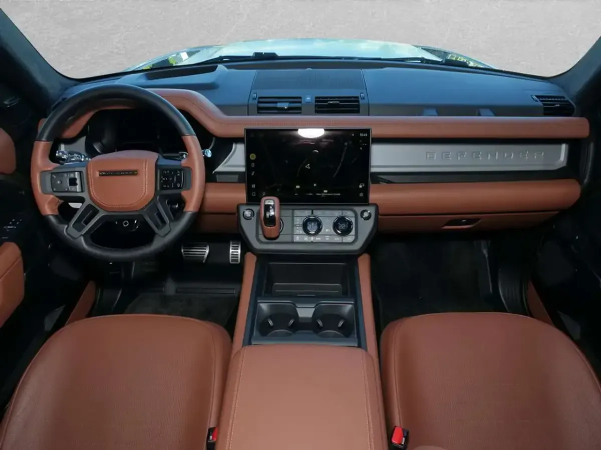 Gebraucht Land Rover Defender Dynamic 635 PS (467 kW) 2026 Petra copper SUV