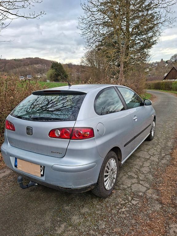 Second-hand Seat Ibiza Reference 75 CP (55 kW) 2005 Argintiu Hatchback