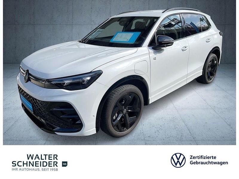 Pure white Gebraucht 2024 VW Tiguan IQ Drive SUV | 45.950 € (Fairer Preis) - Bild 1/4