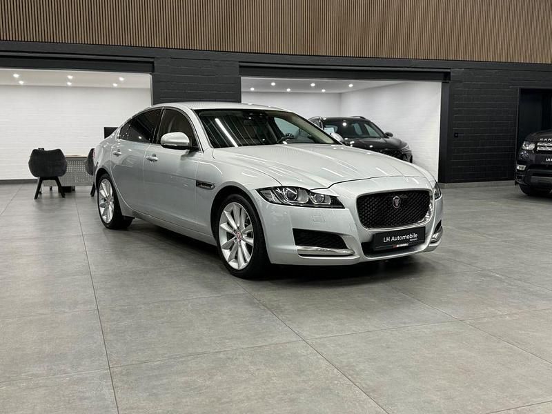 Gebraucht Jaguar XF Prestige 300 PS (220 kW) 2017 Silber Limousine