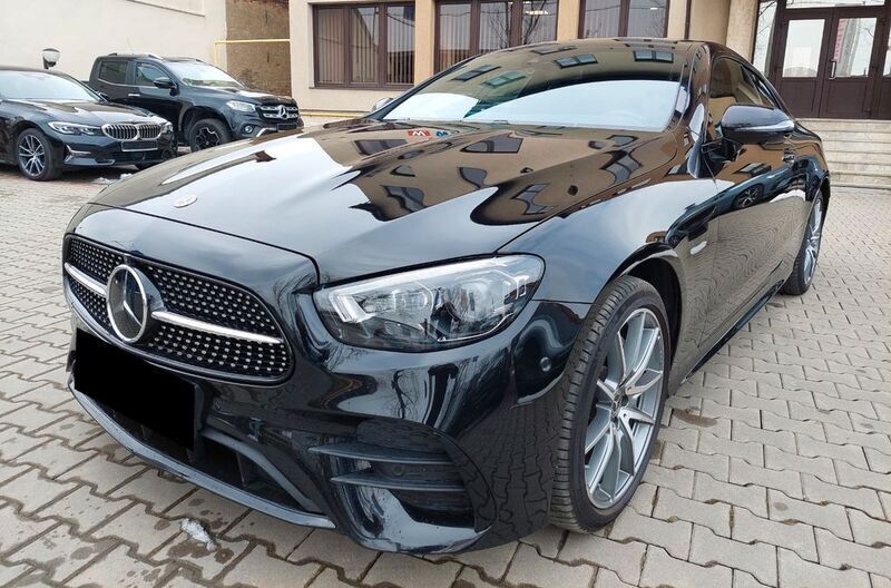 Schwarz Gebraucht 2021 Mercedes E300 AMG Coupé | 49.000 € - Bild 1/4