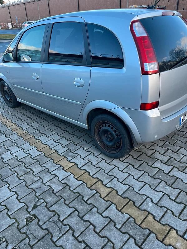Gebraucht Opel Meriva 101 PS (74 kW) 2005 Silber Van / Kleinbus
