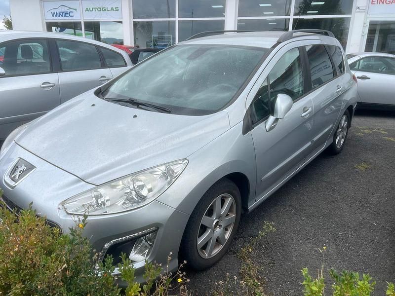 Silber Gebraucht 2012 Peugeot 308 Urban Move Kombi | 2.990 € (Teuer) - Bild 1/4