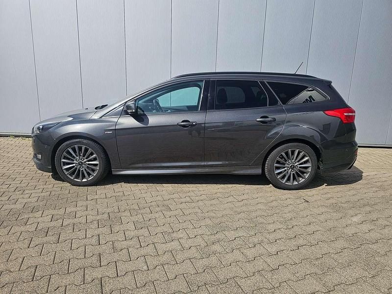 Gebraucht Ford Focus ST-Line 140 PS (102 kW) 2018 Grau Kombi