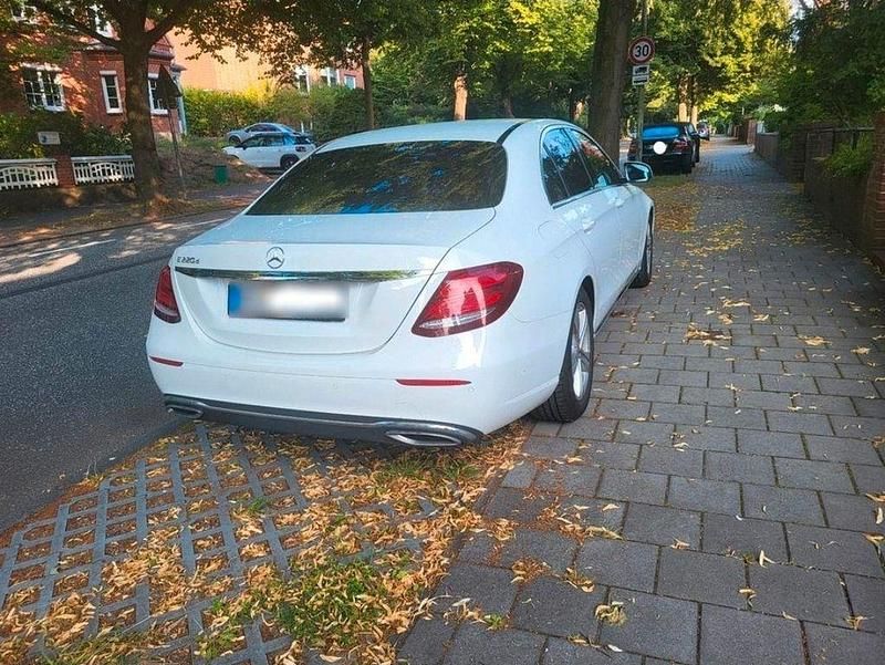 Gebraucht Mercedes E220 Avantgarde 194 PS (142 kW) 2017 Limousine