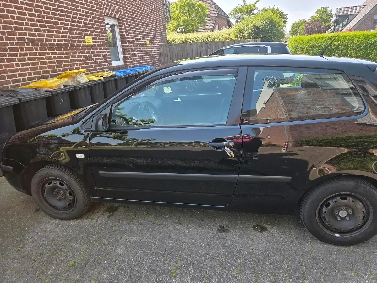 Gebraucht VW Polo 54 PS (39 kW) 2003 Schwarz Kleinwagen