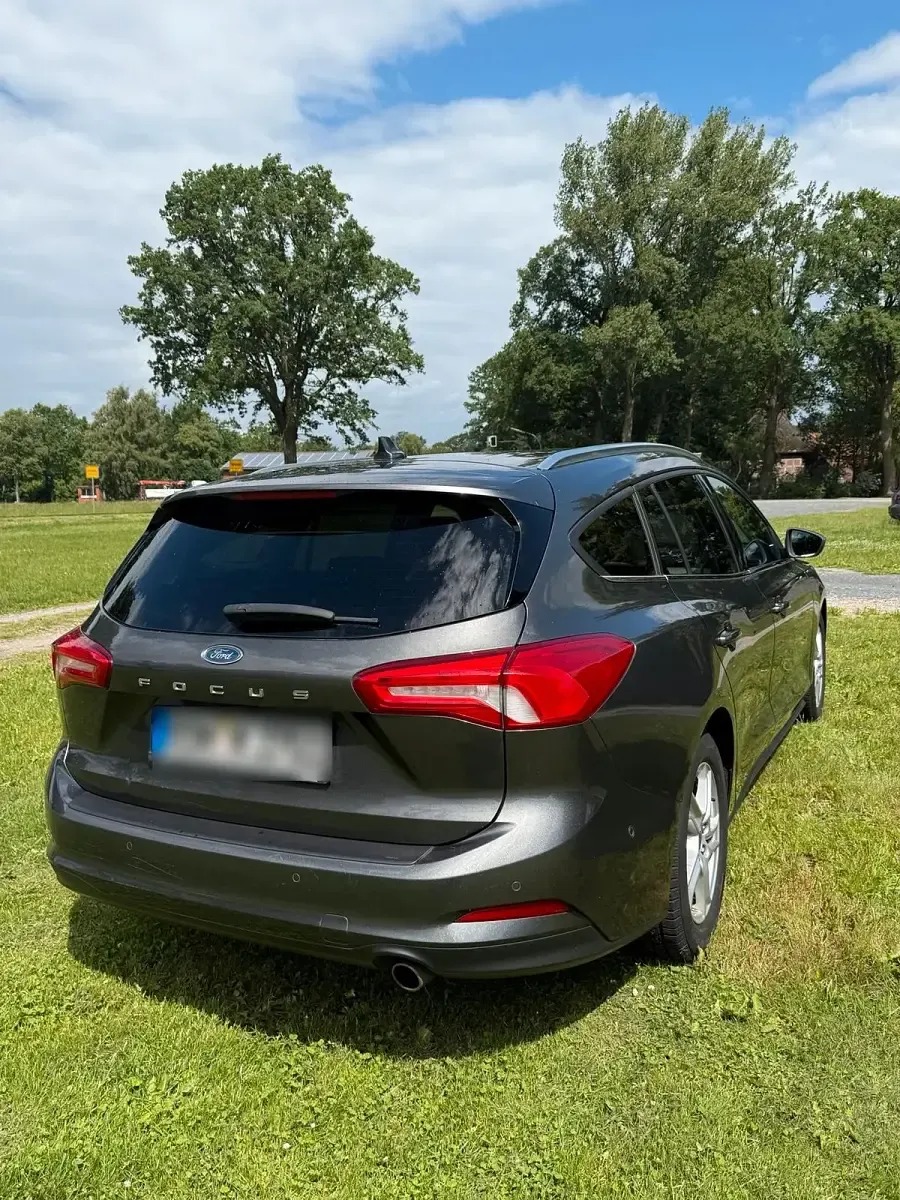 Gebraucht Ford Focus 120 PS (88 kW) 2020 Grau Kombi