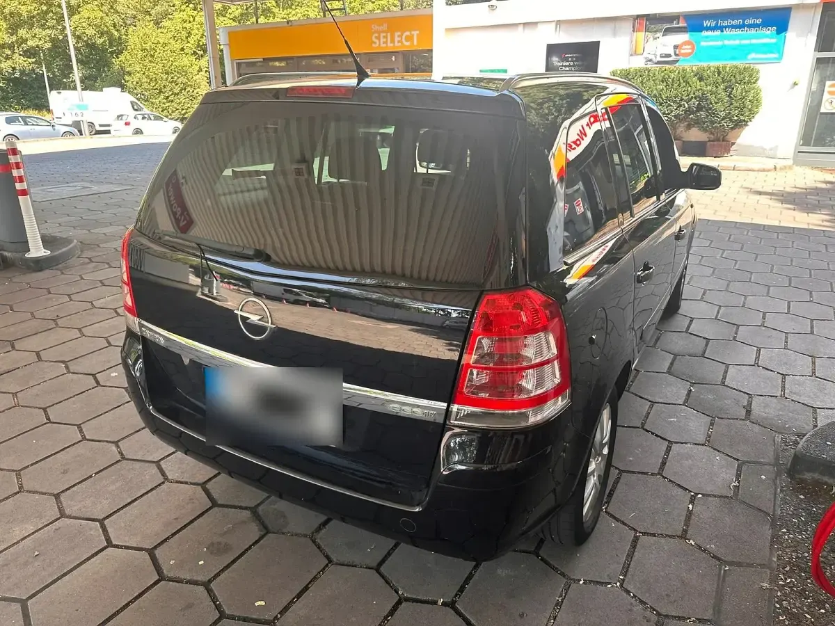 Gebraucht Opel Zafira 94 PS (69 kW) 2010 Schwarz Van / Kleinbus