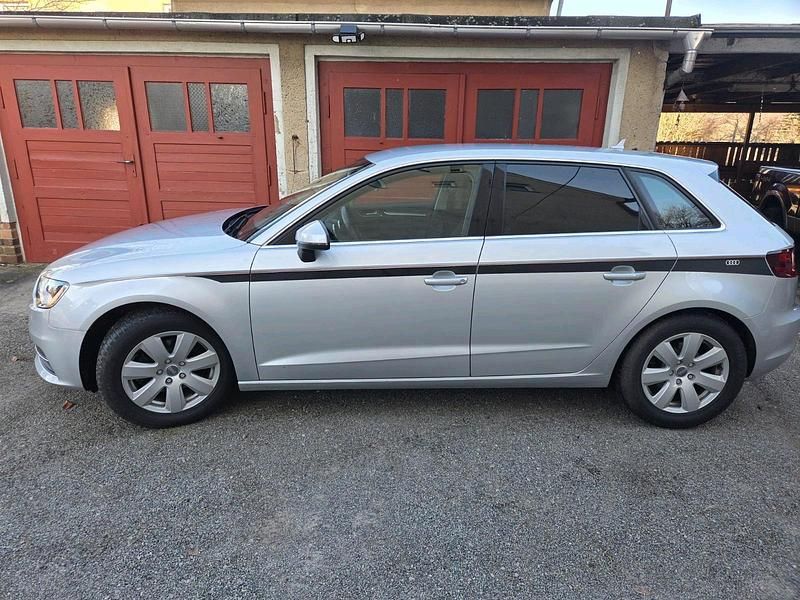 Gebraucht Audi A3 122 PS (89 kW) 2013 Silber Limousine