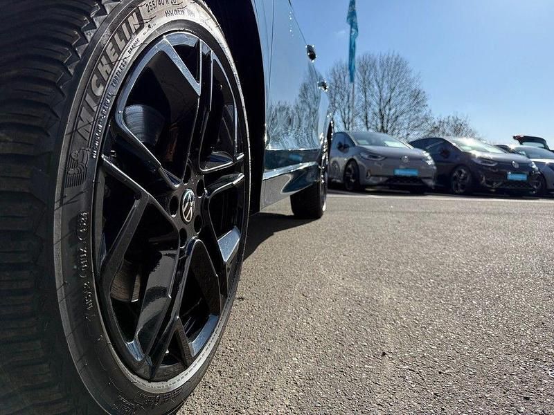 Gebraucht VW Tiguan R-line 193 PS (141 kW) 2024 Blau SUV