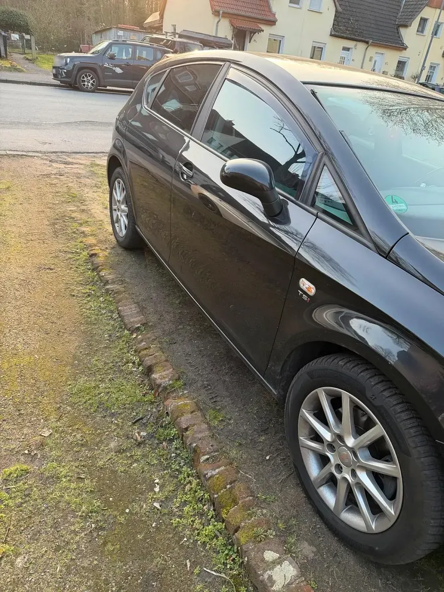 Usata Seat Leon 125 CV (91 kW) 2008 Nero Utilitaria