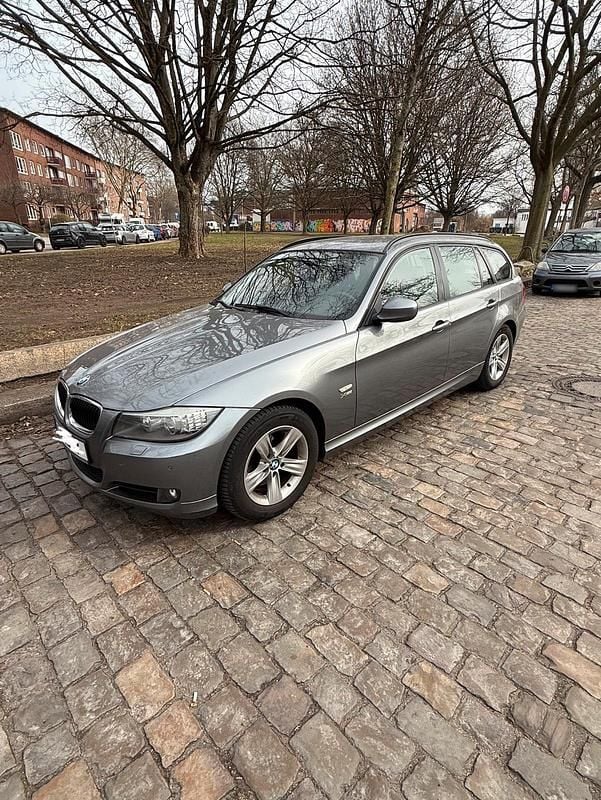 Gebraucht BMW 320 184 PS (135 kW) 2012 Grau Kombi