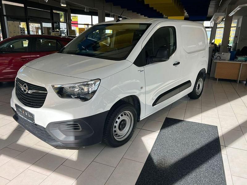 Gebraucht Opel Combo Selection 110 PS (80 kW) 2021 Weiß Van / Kleinbus