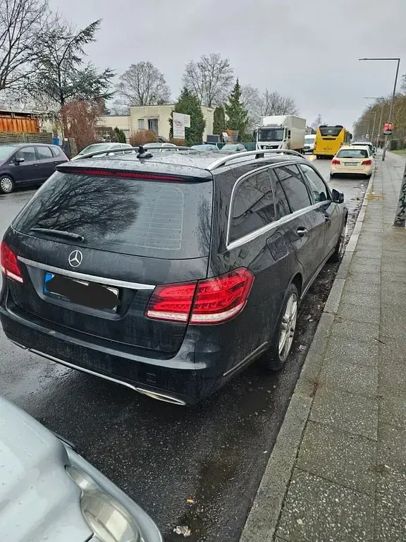 Gebraucht Mercedes E350 Avantgarde 252 PS (185 kW) 2013 Schwarz Limousine