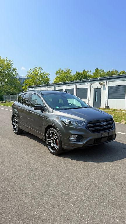 Grau Gebraucht 2019 Ford Kuga ST-Line SUV | 19.300 € (Fairer Preis) - Bild 1/4