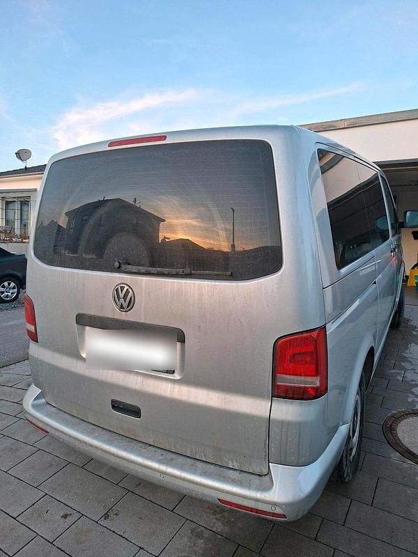Gebraucht VW Multivan 140 PS (102 kW) 2014 Silber Van