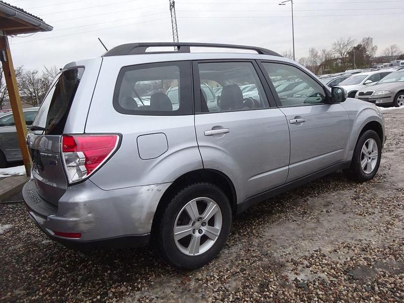 Gebraucht Subaru Forester Exclusive+ 147 PS (108 kW) 2012 Silber SUV
