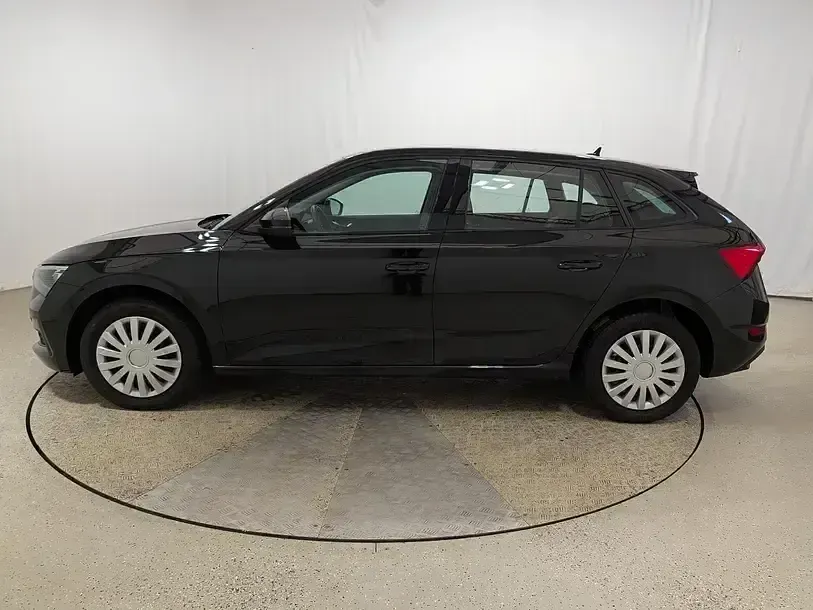 Gebraucht Skoda Scala Ambition 110 PS (80 kW) 2023 Schwarzmagic perleffekt Kleinwagen