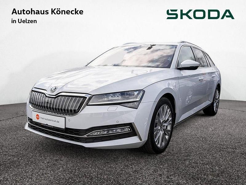 Weiß Gebraucht 2021 Skoda Superb Style Kombi | 22.860 € (Teuer) - Bild 1/4