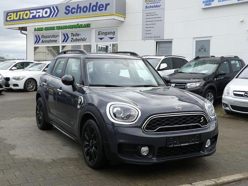 Grau Gebraucht 2019 Mini Cooper Countryman SUV | 23.990 € (Etwas zu teuer) - Bild 1/4