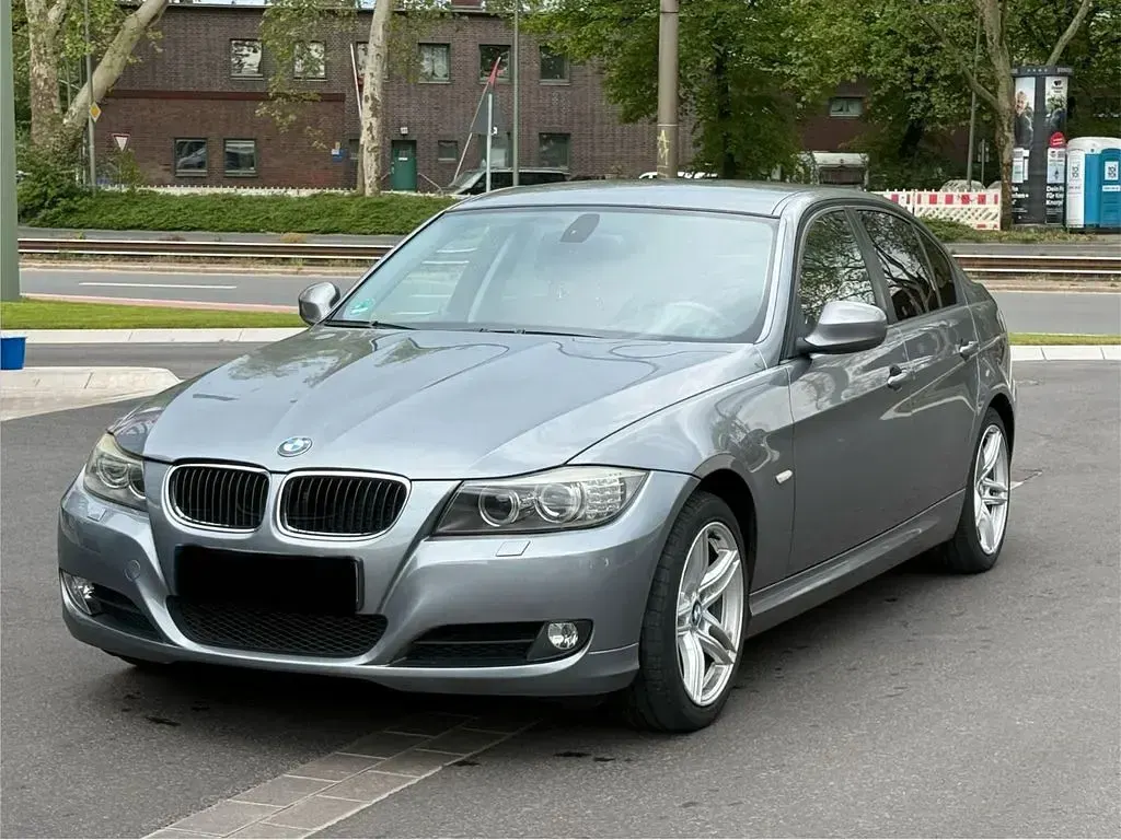 Second-hand BMW 320 170 CP (125 kW) 2009 Gri Berlinǎ