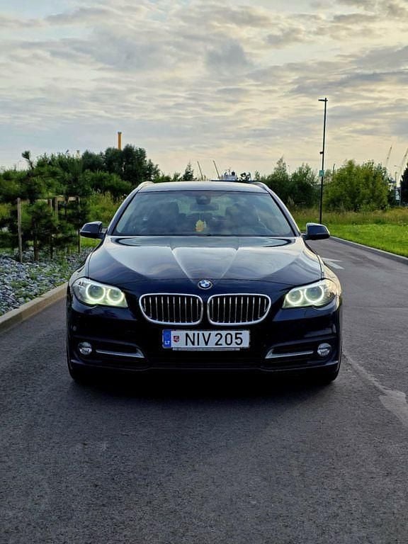 Blau Gebraucht 2014 BMW 530 Kombi | 12.000 € (Fairer Preis) - Bild 1/4