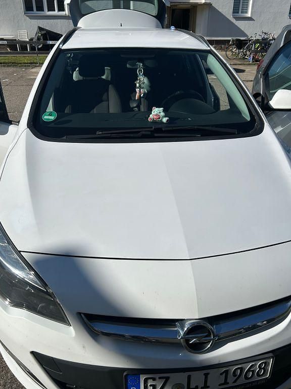 Gebraucht Opel Astra Eco 115 PS (84 kW) 2014 Weiß Limousine