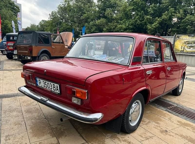 Gebraucht Lada 1200 60 PS (44 kW) 1989 Rot Limousine