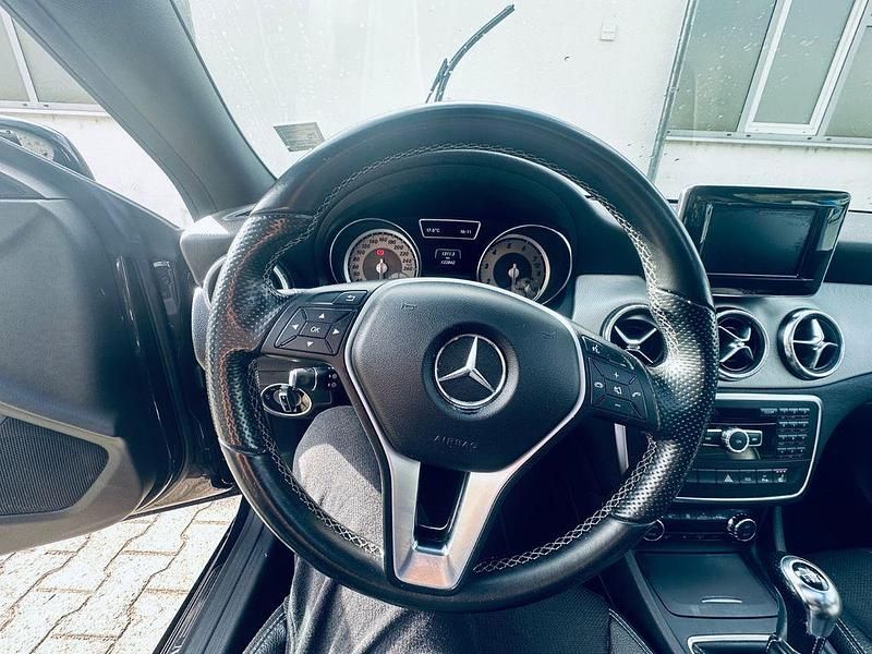 Violet Gebraucht 2014 Mercedes CLA180 Edition 1 Limousine | 16.000 € (Etwas zu teuer) - Bild 1/4