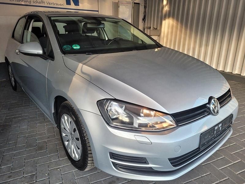 Gebraucht VW Golf VII Trendline 105 PS (77 kW) 2014 Silber Kleinwagen