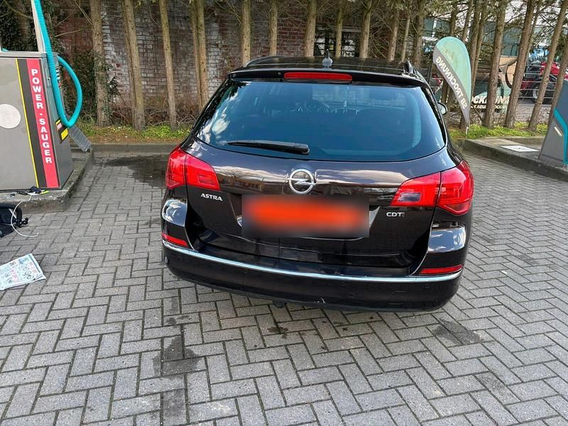 Gebraucht Opel Astra 110 PS (80 kW) 2012 Braun Kombi