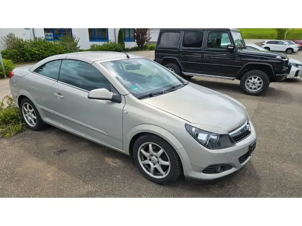Gebraucht Opel Astra Cabriolet Cosmo 140 PS (102 kW) 2006 Pannacotta m2 (metallic) Cabrio