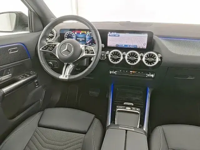 Gebraucht Mercedes GLA180 Progressive 136 PS (100 kW) 2026 Weiß SUV