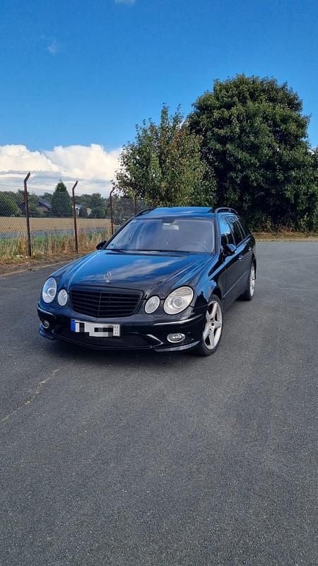 Gebraucht Mercedes E500 Avantgarde 387 PS (284 kW) 2008 Schwarz Kombi