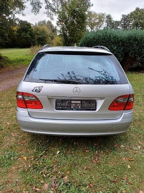 Gebraucht Mercedes E200 Avantgarde 184 PS (135 kW) 2007 Silber Kombi