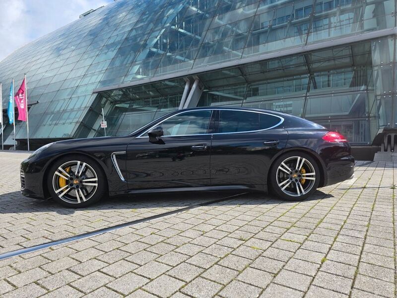 Schwarz Gebraucht 2015 Porsche Panamera Turbo S Limousine | 84.900 € - Bild 1/4